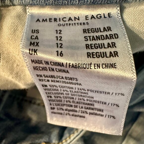 Light-Wash American Eagle Jeans Size 12 Regular Inseam 27 inches Straight - Picture 11 of 11